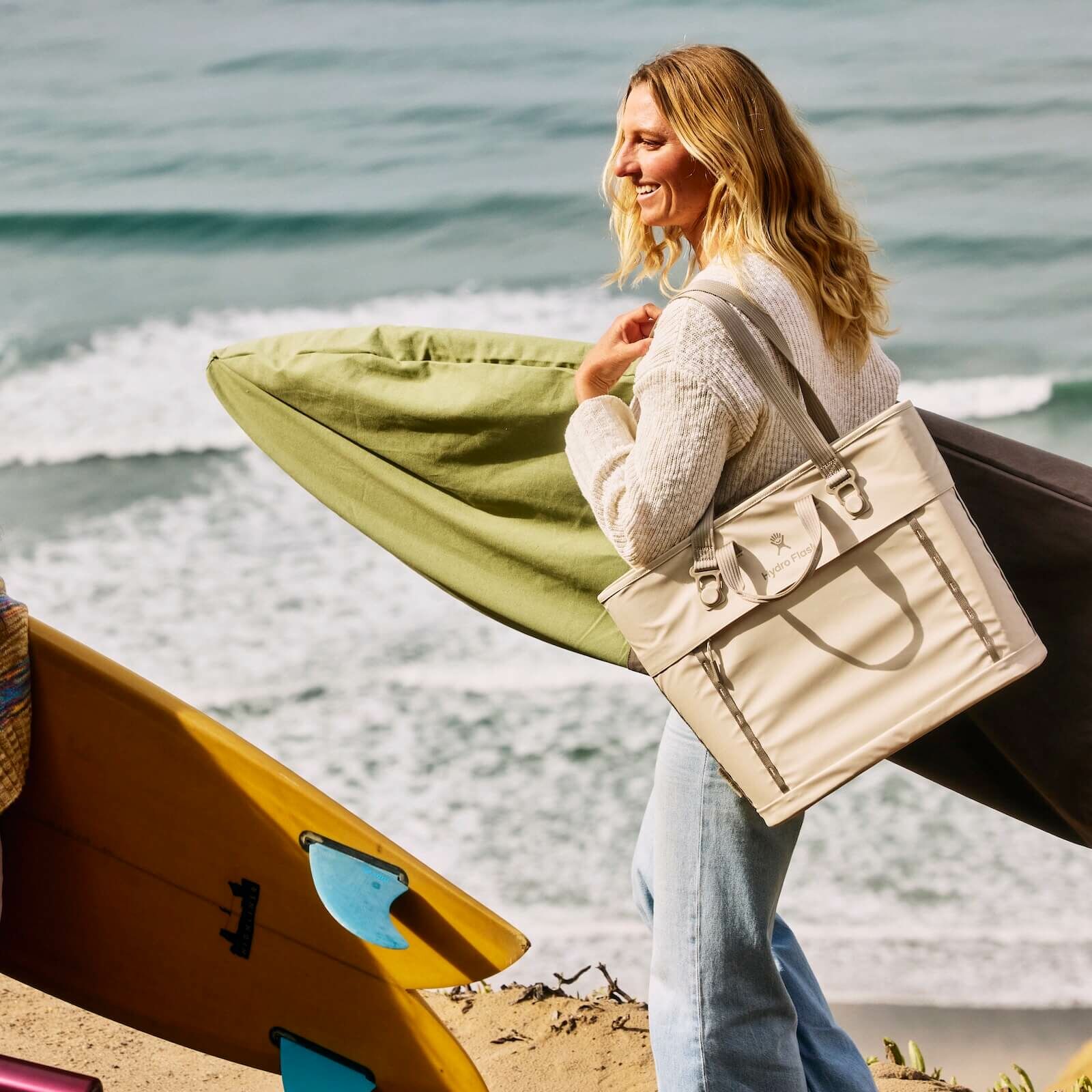 Hydro Flask Carryout™ Soft Cooler Tote 20 L - Image 24